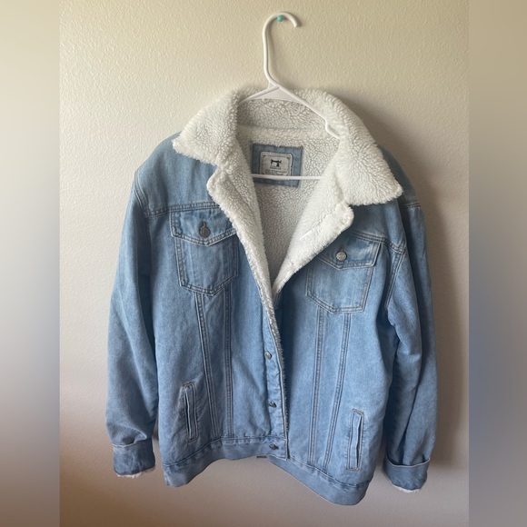 Jean jacket. - Picture 2 of 2